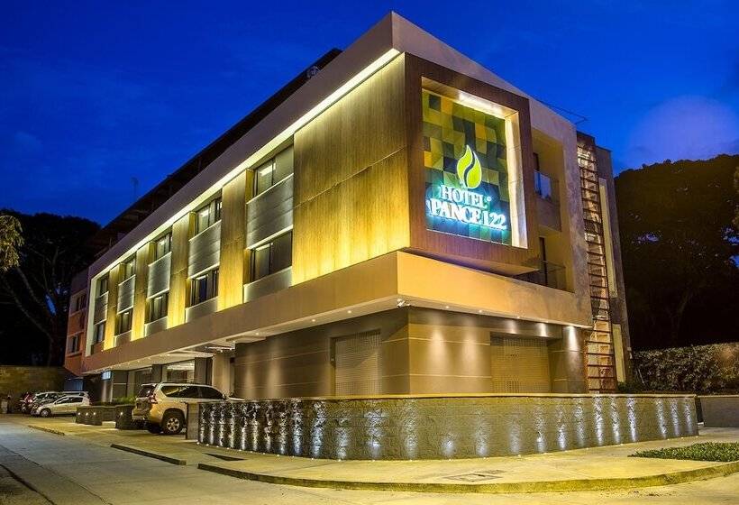 בית מלון כפרי Pance 122 Wellness Spa