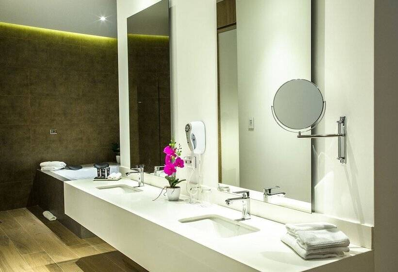 בית מלון כפרי Pance 122 Wellness Spa