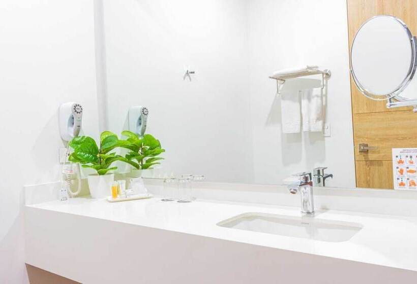 בית מלון כפרי Pance 122 Wellness Spa