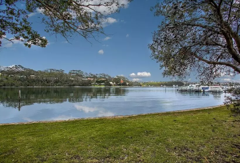 Hybiscus Waterfront Apartments