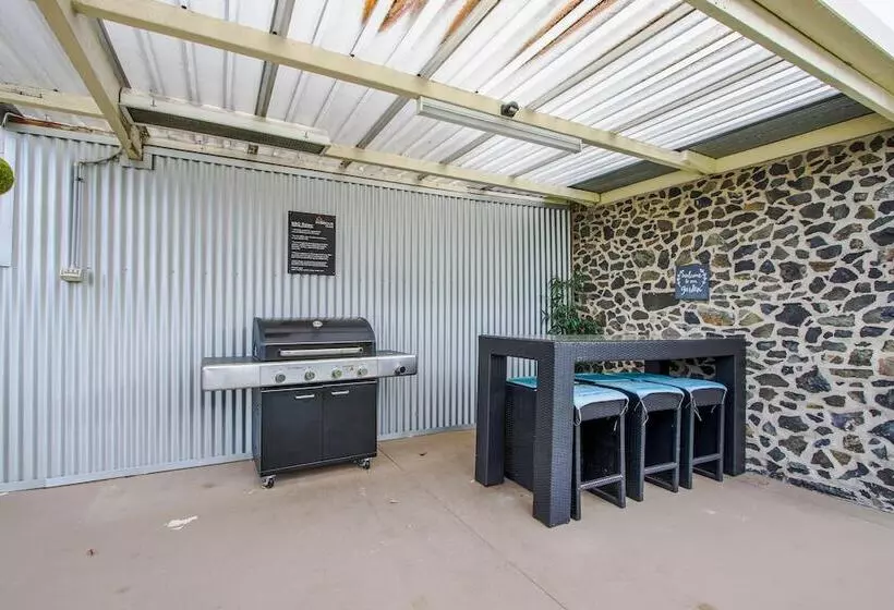 Hybiscus Waterfront Apartments