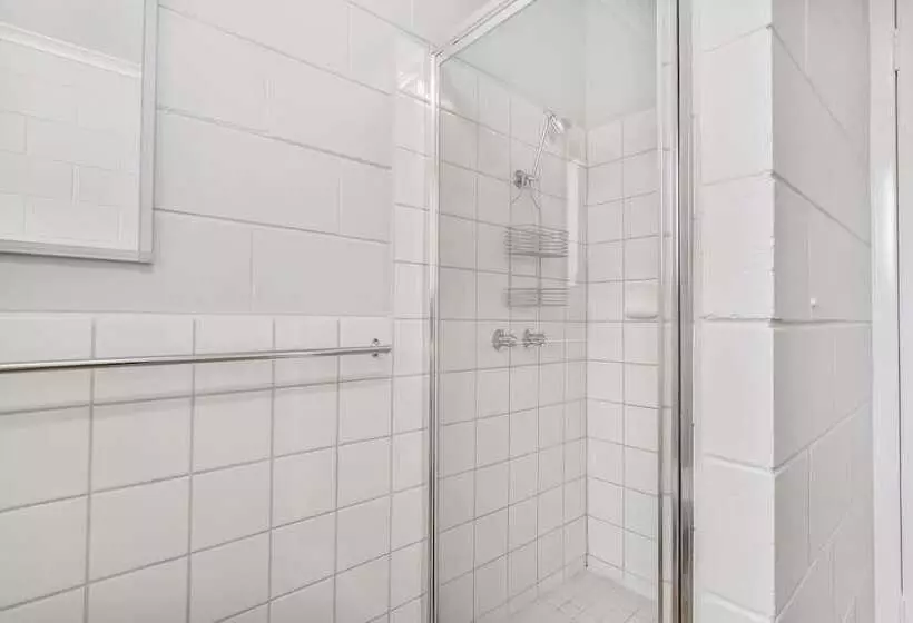 Hybiscus Waterfront Apartments