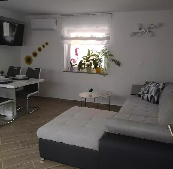 Apartment Tina
