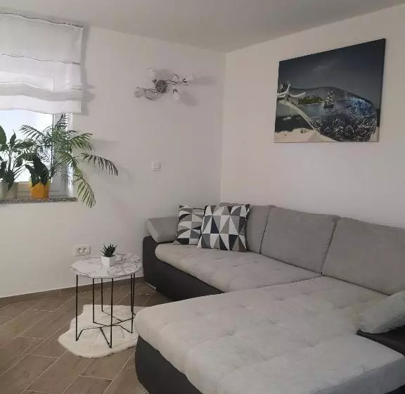 Apartment Tina