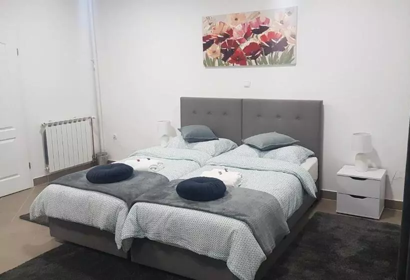 ペンション Marko Airport Rooms