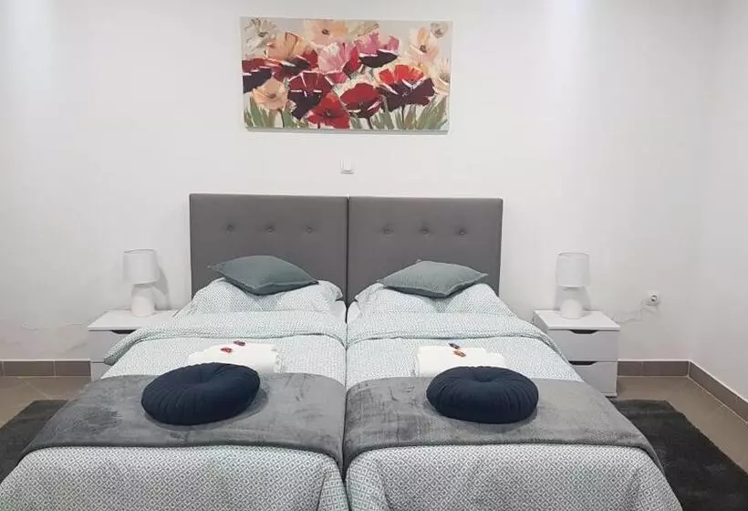 ペンション Marko Airport Rooms