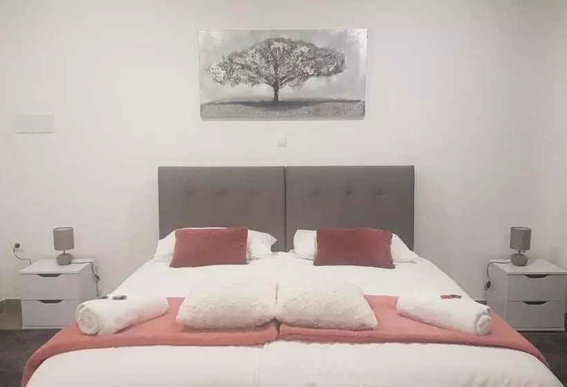 ペンション Marko Airport Rooms