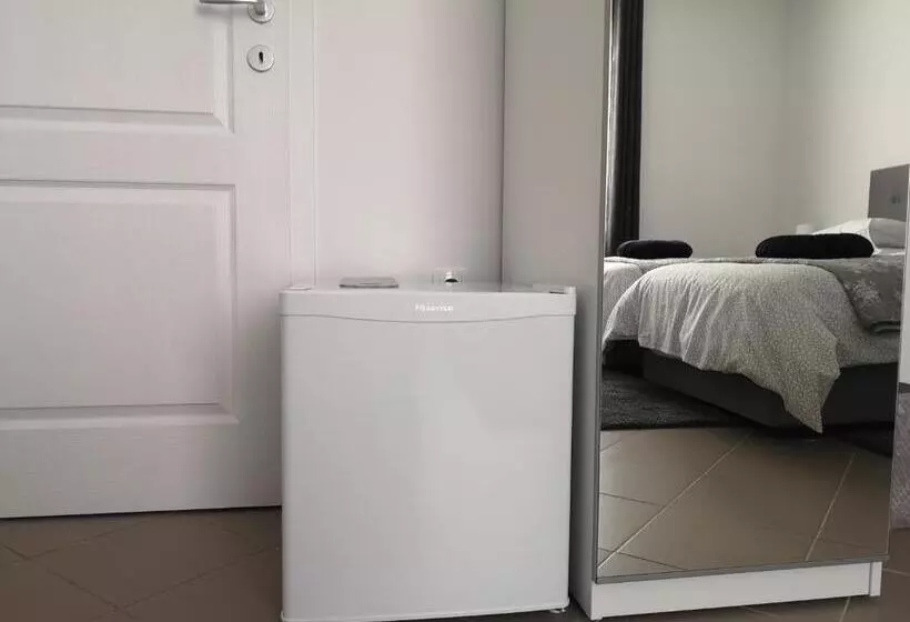 ペンション Marko Airport Rooms