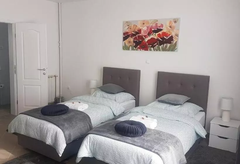 ペンション Marko Airport Rooms