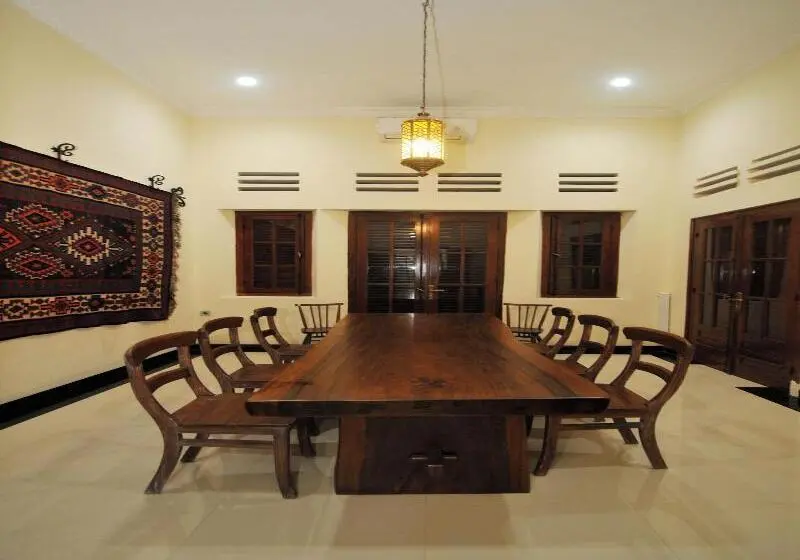 Pensionat Musafir Guest House Syariah