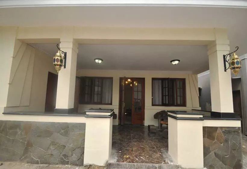 Majatalo Musafir Guest House Syariah