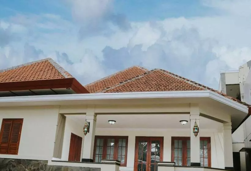 Majatalo Musafir Guest House Syariah