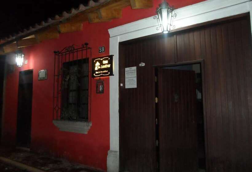 تختخواب و صبحانه Casa Landivar