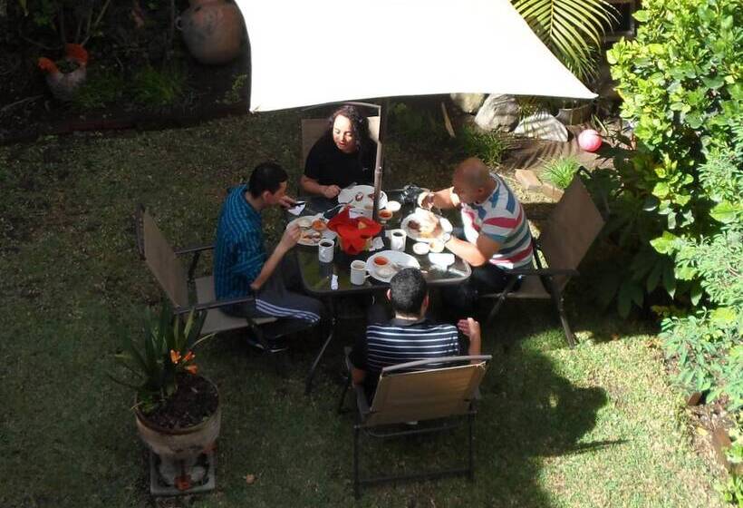 تختخواب و صبحانه Casa Landivar