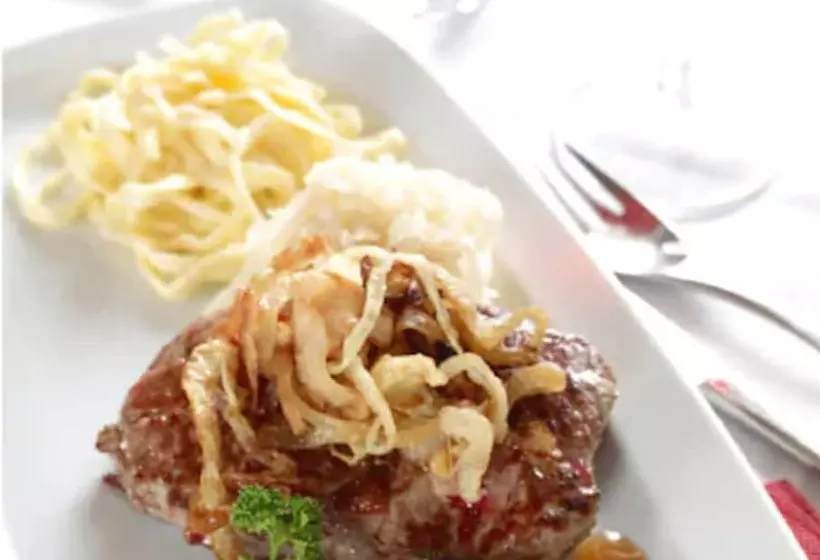 簡易ホテル Gasthof Zum Löwen Enzklösterle