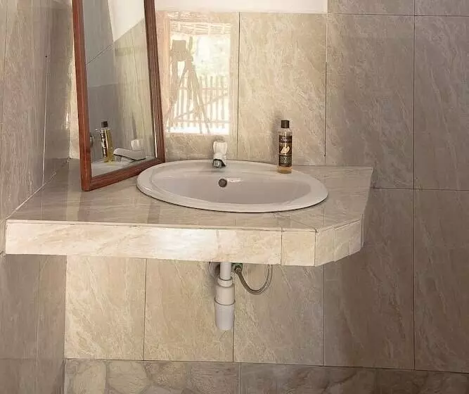 هتل Hôtel Le Lagon