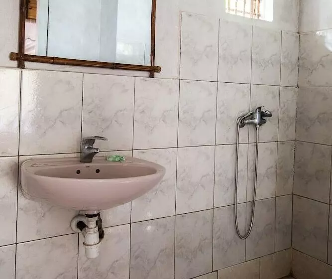 هتل Hôtel Le Lagon