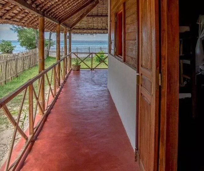 هتل Hôtel Le Lagon