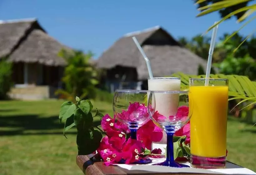 هتل Hôtel Le Lagon