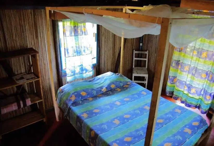 هتل Hôtel Le Lagon