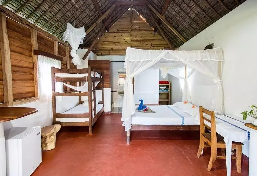 هتل Hôtel Le Lagon