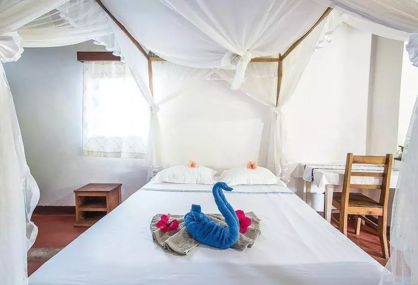 هتل Hôtel Le Lagon