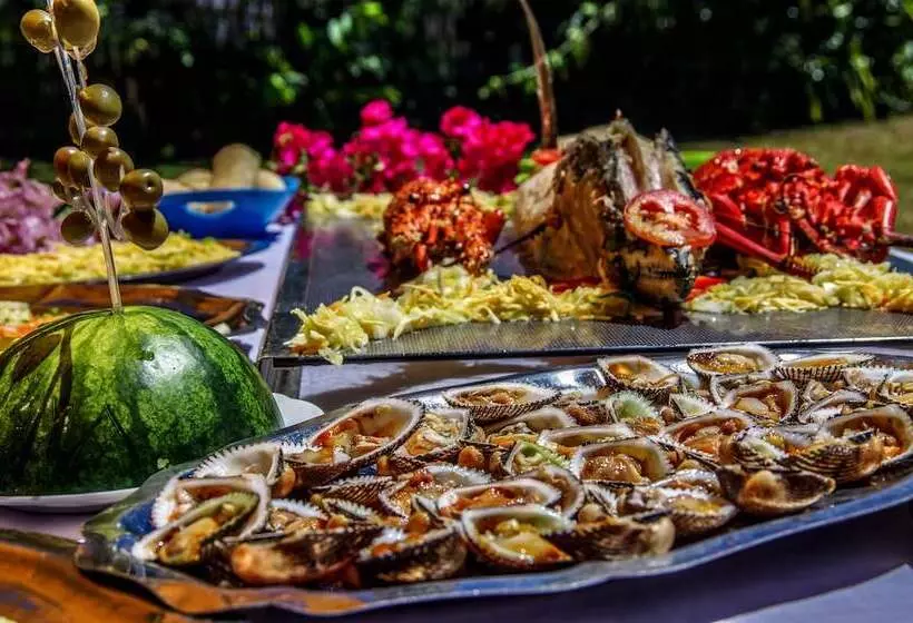 هتل Hôtel Le Lagon