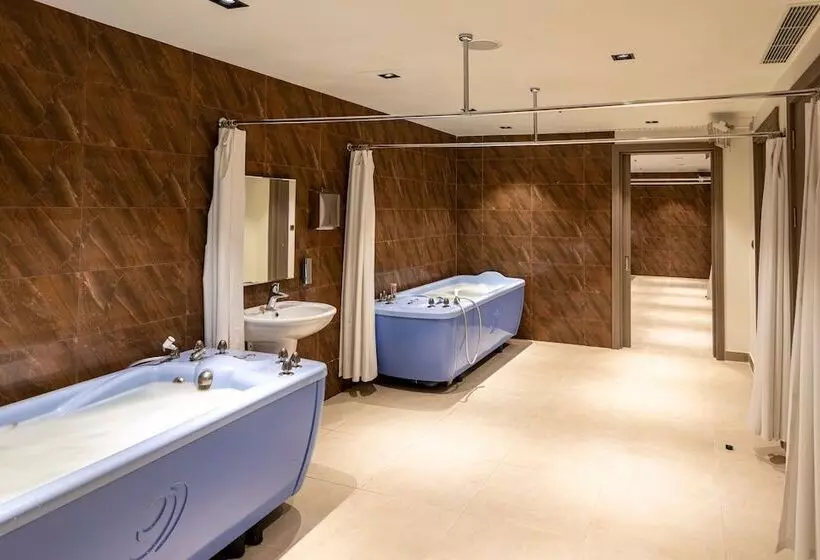 هتل Lankaran Springs Wellness Resort