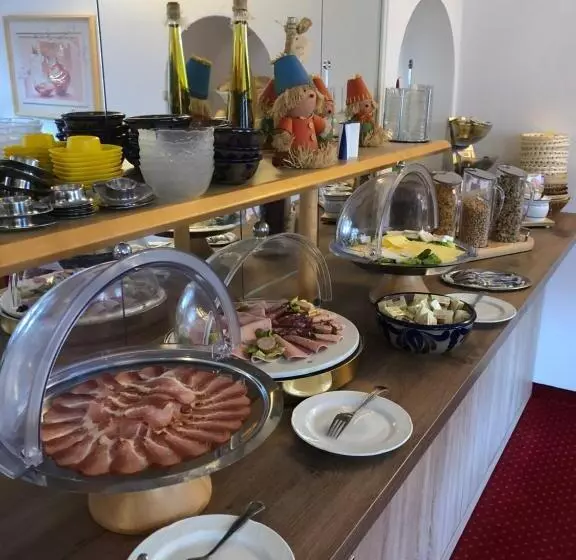 Hotelli Restaurant Gasthof Zum Schützen