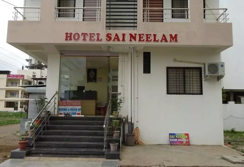 ホテル Sai Neelam