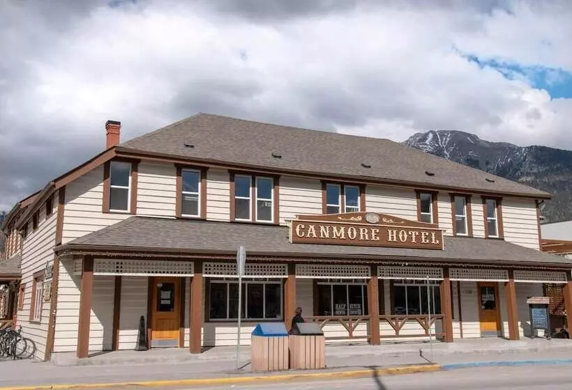Party Hostel   The Canmore Hotel Hostel