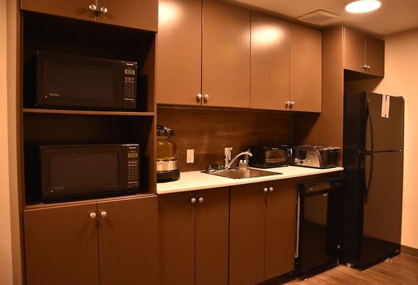 Party Hostel The Canmore Hotel Hostel