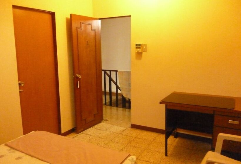 بنسيون Villa Celeste