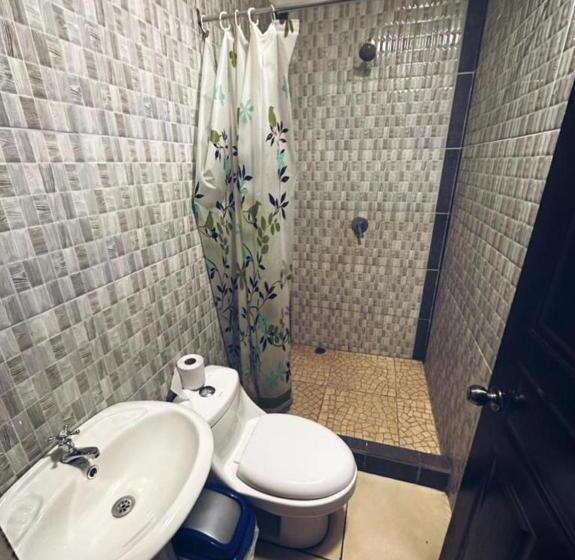 هتل La Fortuna Roja