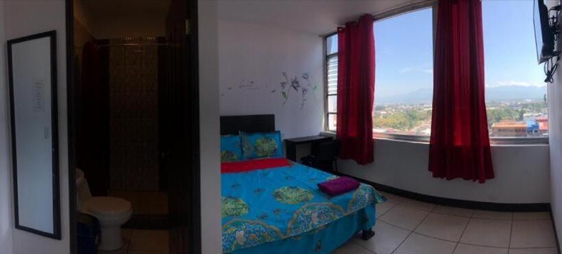 هتل La Fortuna Roja