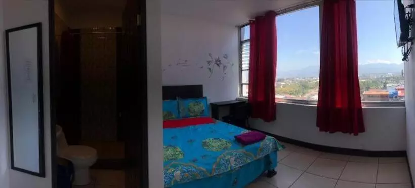 هتل La Fortuna Roja