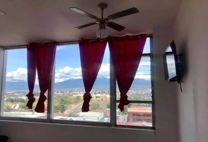 هتل La Fortuna Roja