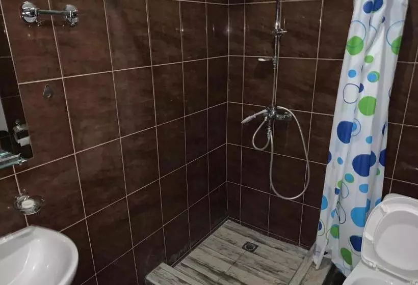 هتل Sbakuri
