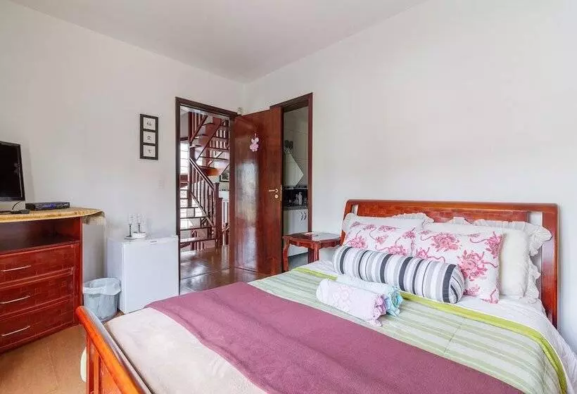 Hotelli Hospedagem Three Little Birds