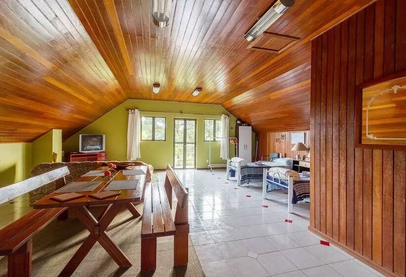 Hotelli Hospedagem Three Little Birds