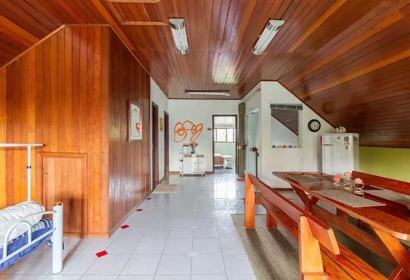 Hotelli Hospedagem Three Little Birds