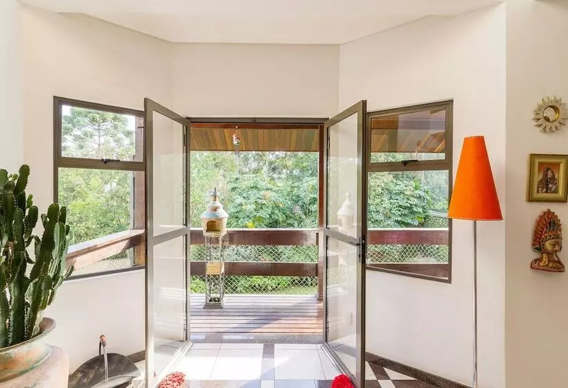 Hotelli Hospedagem Three Little Birds