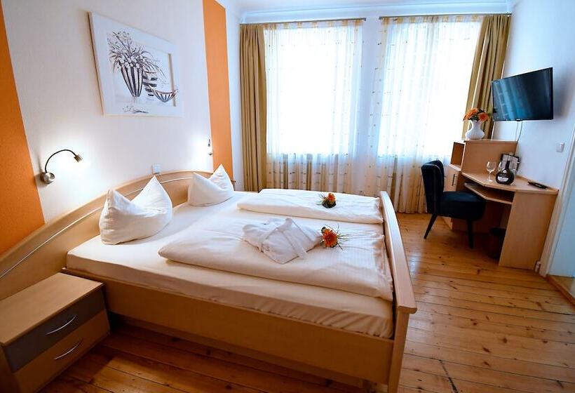 فندق فئة نجمة واحدة Gasthof Grüner Baum