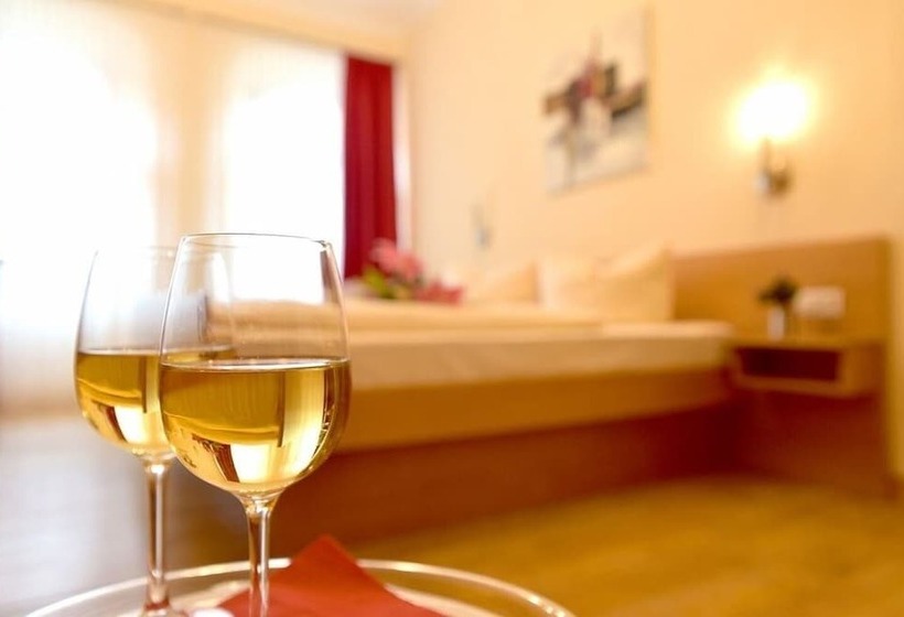 فندق فئة نجمة واحدة Gasthof Grüner Baum