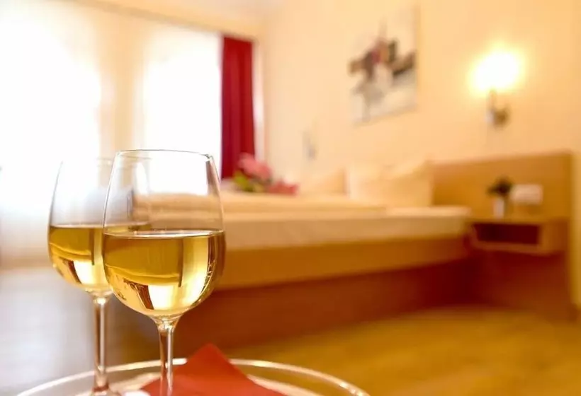 Hostelli Gasthof Grüner Baum