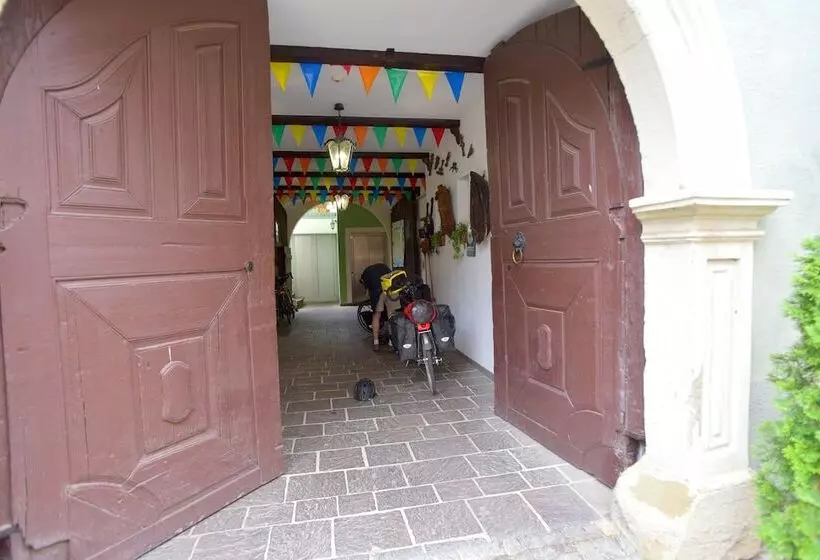 Hostelli Gasthof Grüner Baum