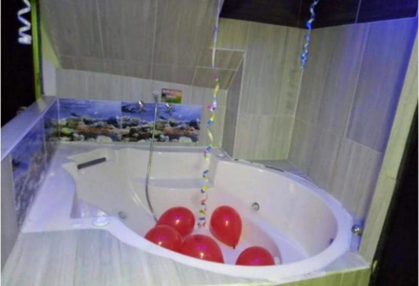 هتل El Amanercer Parque Del Agua Residencia Muy Central