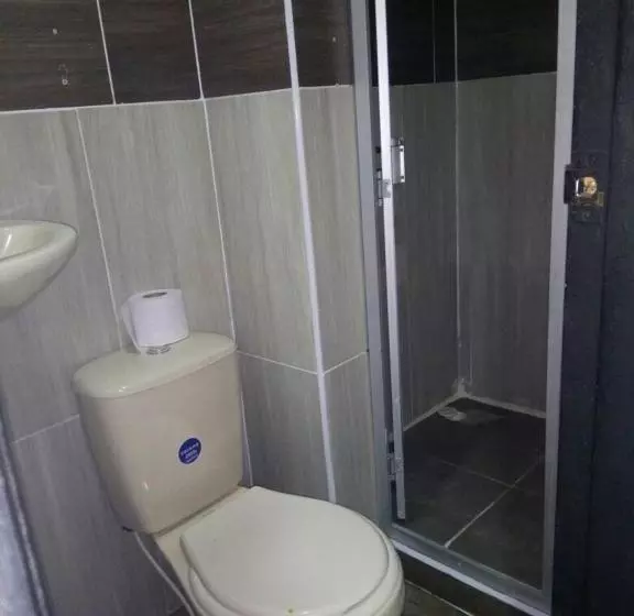 Hotelli El Amanercer Parque Del Agua Residencia Muy Central