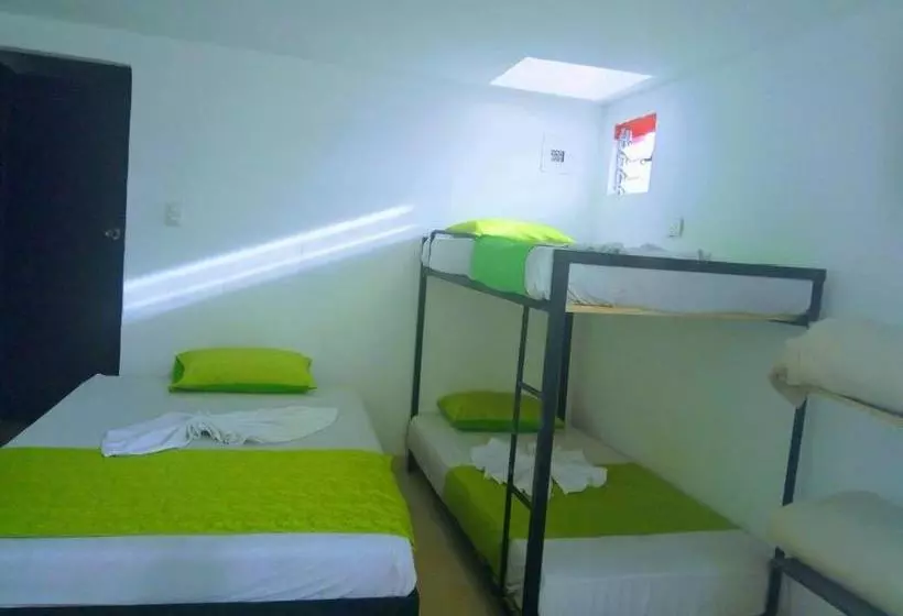 Hotelli El Amanercer Parque Del Agua Residencia Muy Central