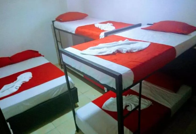 Hotelli El Amanercer Parque Del Agua Residencia Muy Central